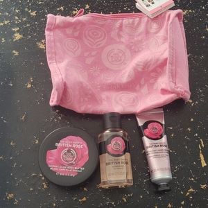 NWT The Body Shop British Rose Gift set with bag